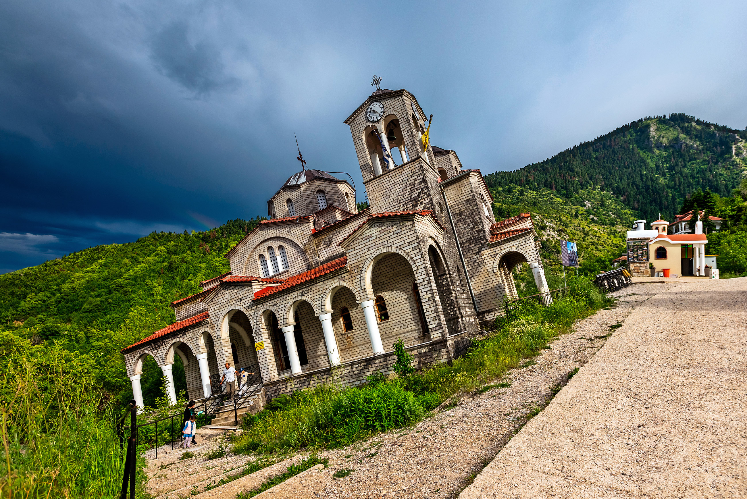 Ropoto – The “Sinking” Village | Visit Thessaly