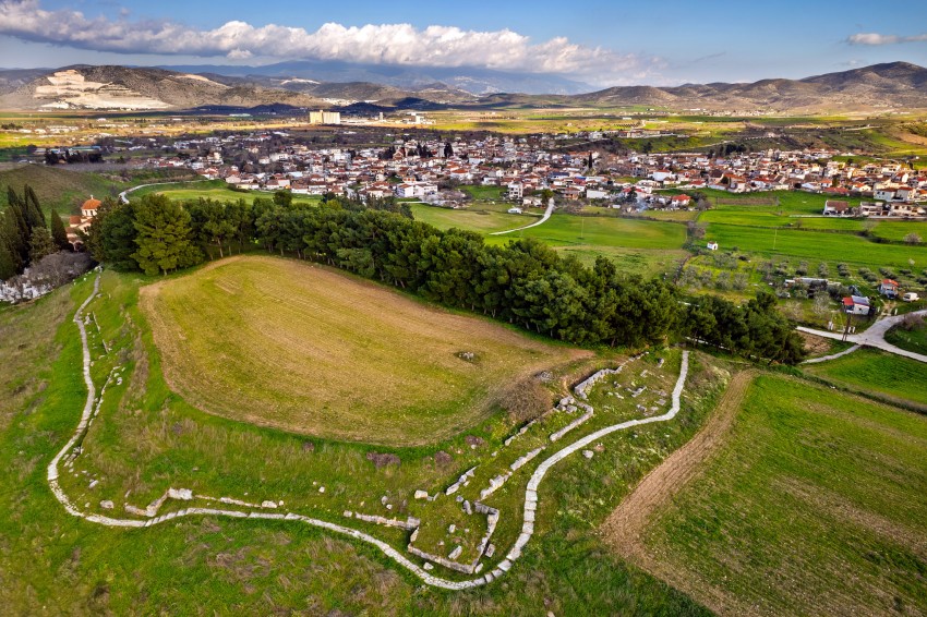 &Alpha;&rho;&chi;&alpha;ί&alpha; &Mu;&alpha;&gamma;&nu;&eta;&sigma;ί&alpha;