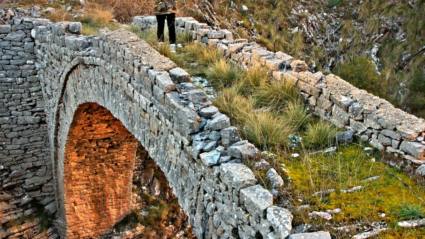 Πέτρινα γεφύρια της Αργιθέας