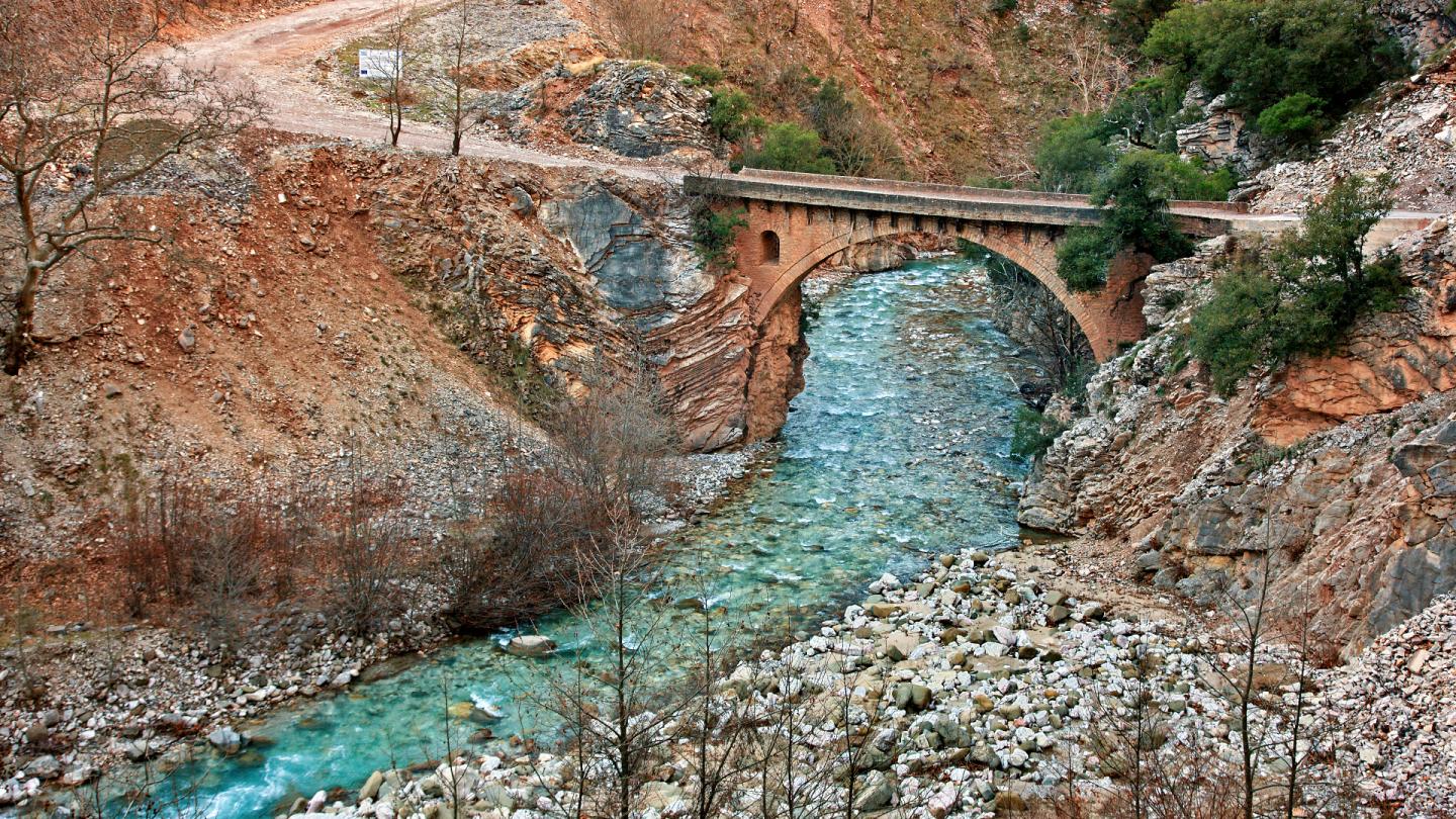 Πέτρινα γεφύρια της Αργιθέας