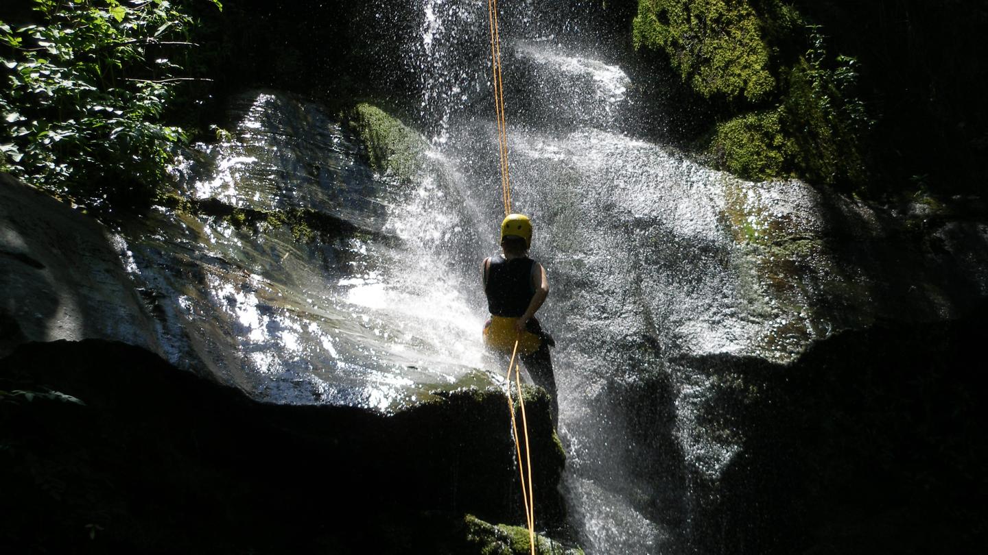 Canyoning σε Κίσσαβο και Μαυροβούνι