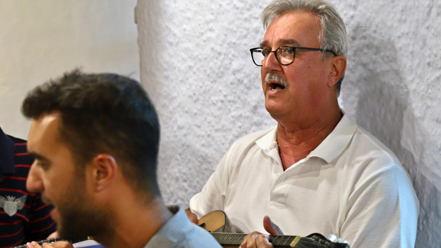 Γιώργος Ξηντάρης – Μισό αιώνα ρεμπέτης