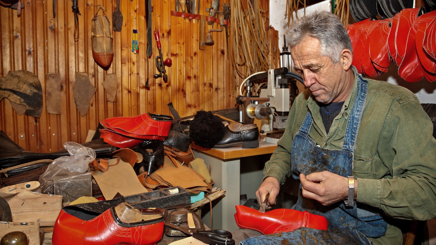 Τσαρούχια Καστανιά Πλαστήρα