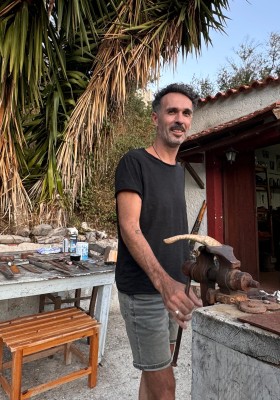 Αντώνης Αμπελάκιας