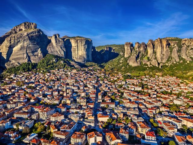 ΚΑΛΑΜΠΑΚΑ - ΚΑΣΤΡΑΚΙ - Κοσμικοί φρουροί των ιερών βράχων