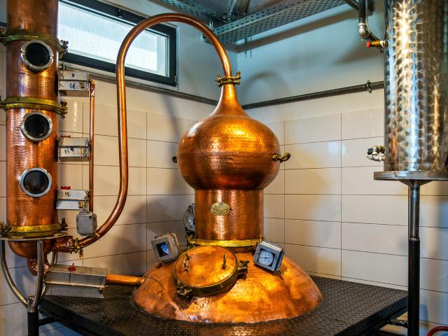 Αποστακτήριο «PURO Καραθάνος – Artisan Spirits»