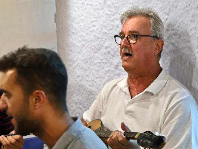 Γιώργος Ξηντάρης – Μισό αιώνα ρεμπέτης