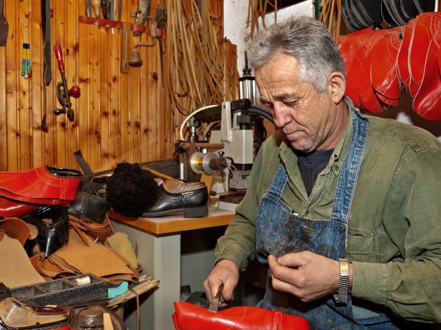 Kogias Brothers - Tsarouchi from your homeland